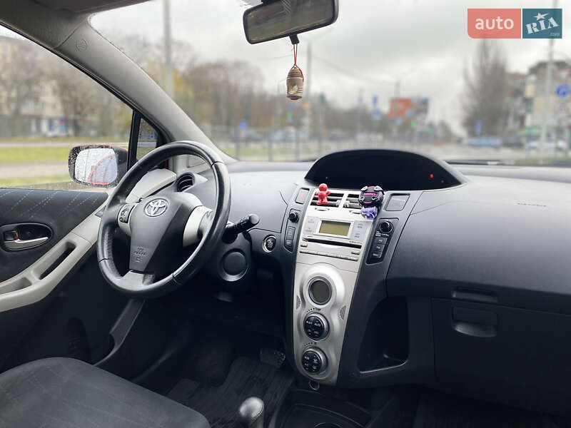 Хэтчбек Toyota Yaris 2008 в Николаеве