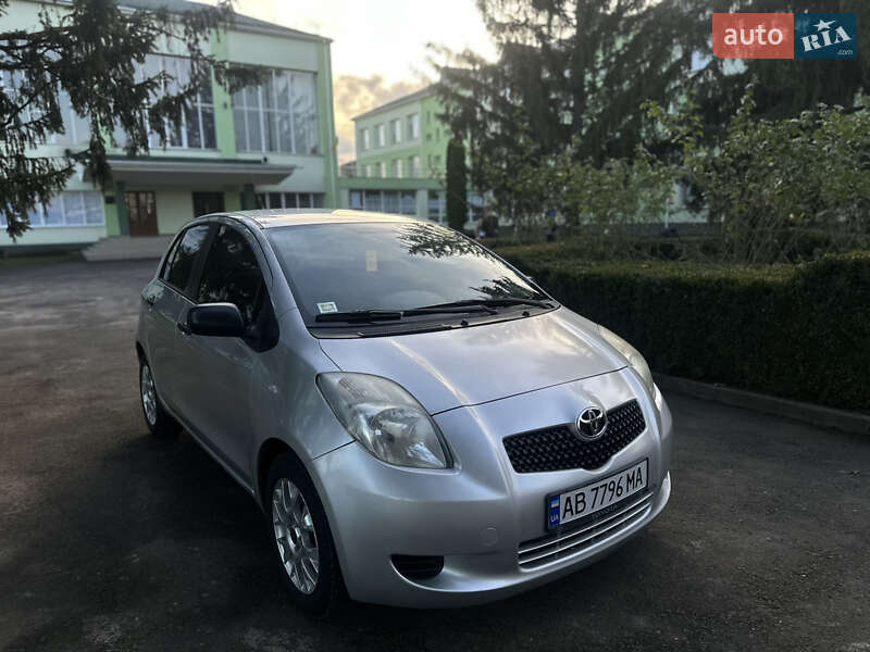 Хэтчбек Toyota Yaris 2007 в Тульчине
