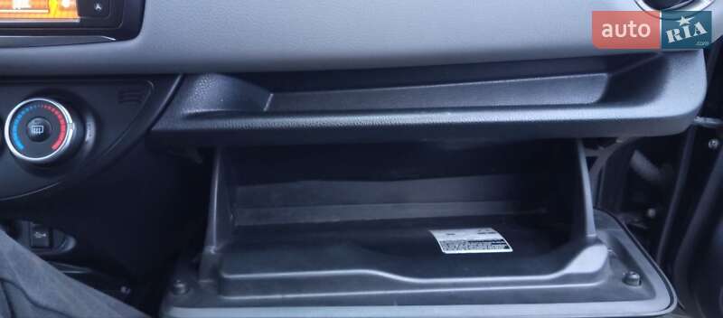 Хэтчбек Toyota Yaris 2014 в Житомире фото 24 Хэтчбек Toyota Yaris 2014 в Житомире