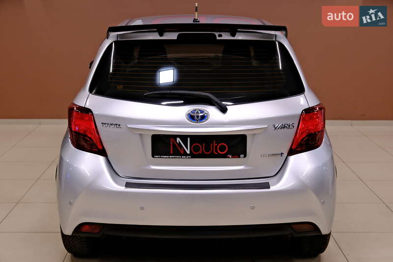 Хэтчбек Toyota Yaris 2015 в Одессе