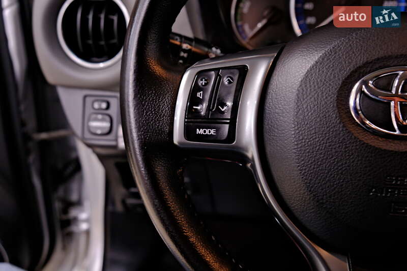 Хэтчбек Toyota Yaris 2015 в Одессе