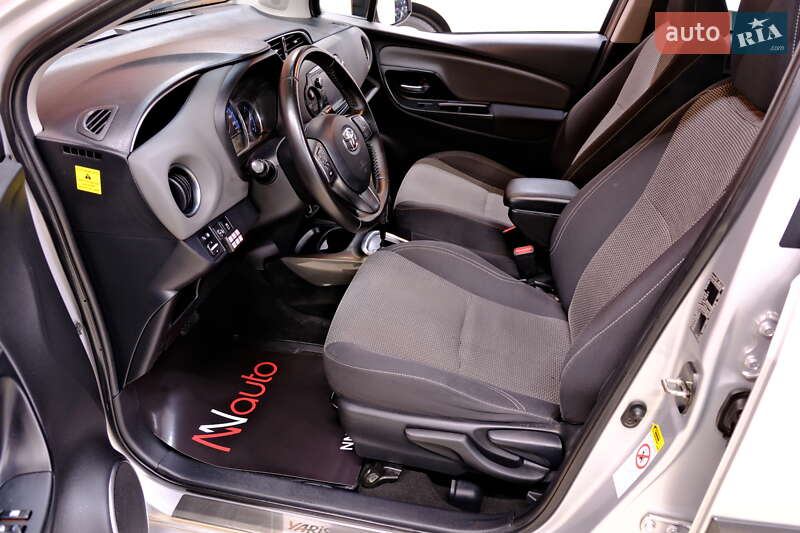 Хэтчбек Toyota Yaris 2015 в Одессе