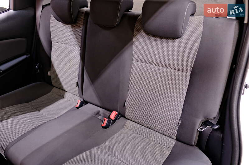 Хэтчбек Toyota Yaris 2015 в Одессе