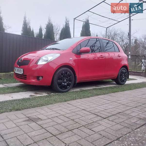 Хэтчбек Toyota Yaris 2008 в Стрые