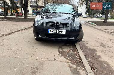 Хэтчбек Toyota Yaris 2006 в Чугуеве