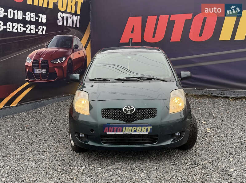 Хетчбек Toyota Yaris 2006 в Стрию
