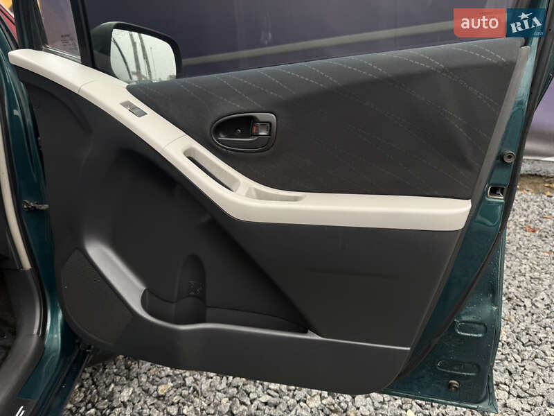 Хетчбек Toyota Yaris 2006 в Стрию