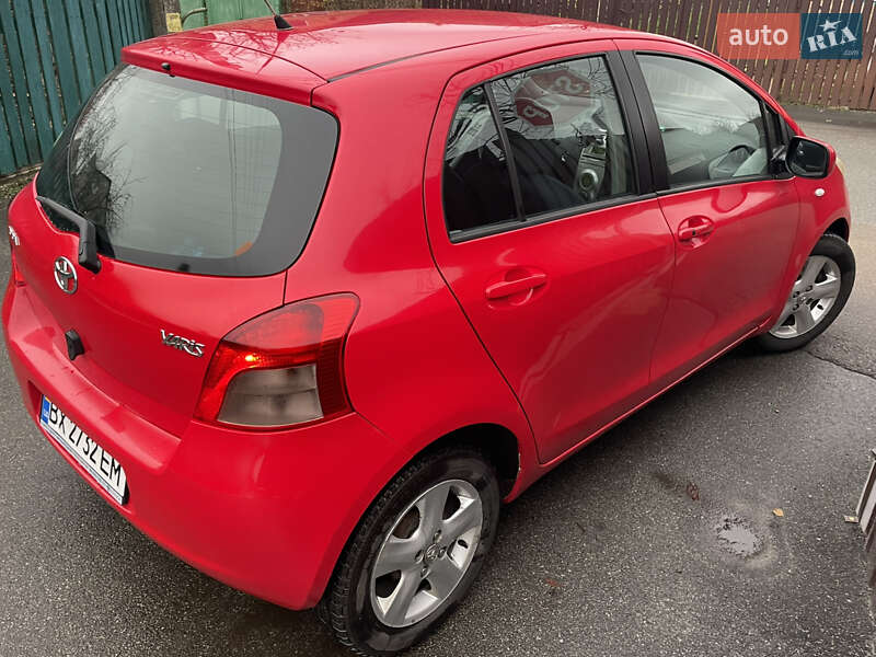 Хэтчбек Toyota Yaris 2006 в Киеве