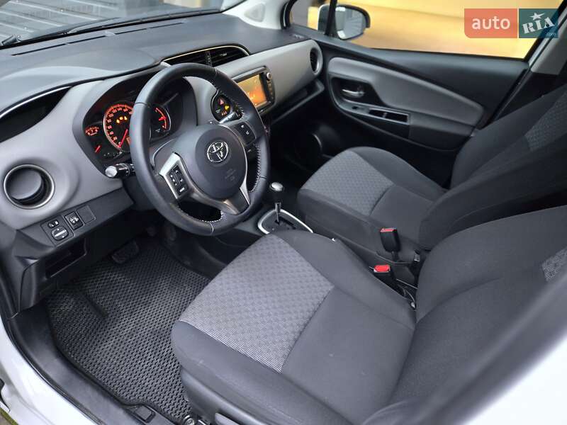 Хэтчбек Toyota Yaris 2014 в Одессе фото 8 Хэтчбек Toyota Yaris 2014 в Одессе