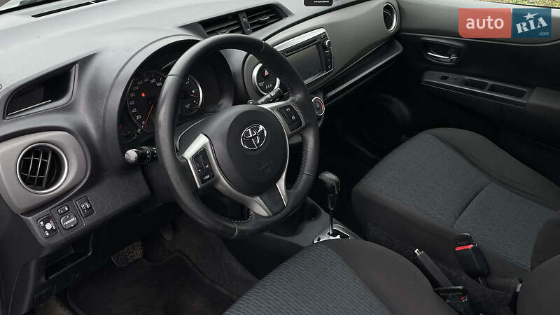 Хэтчбек Toyota Yaris 2011 в Житомире