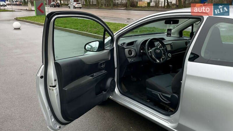 Хэтчбек Toyota Yaris 2011 в Житомире