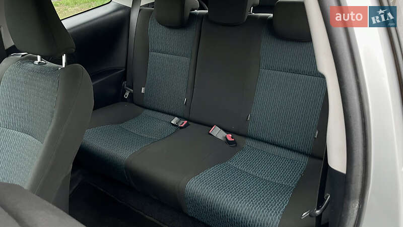 Хэтчбек Toyota Yaris 2011 в Житомире