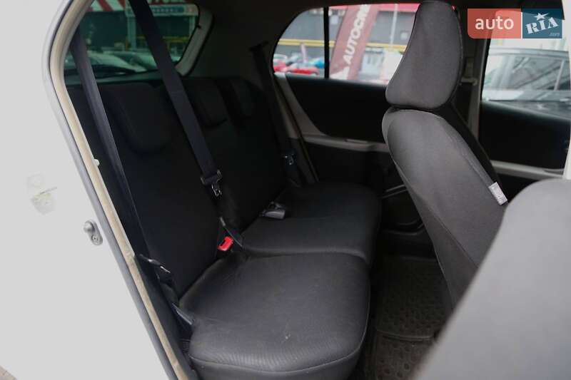 Хетчбек Toyota Yaris 2011 в Києві