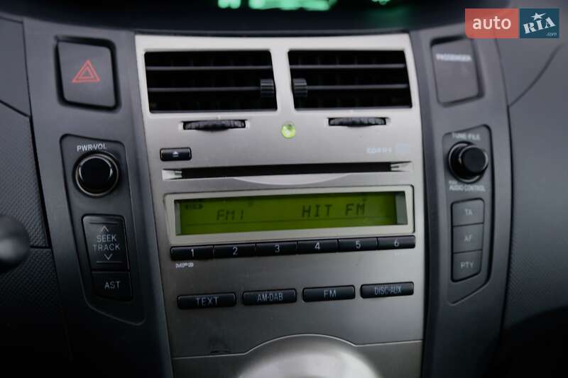 Хетчбек Toyota Yaris 2011 в Києві