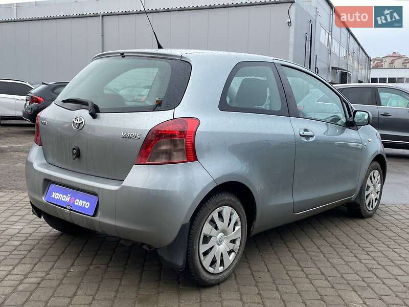 Хетчбек Toyota Yaris 2006 в Львові
