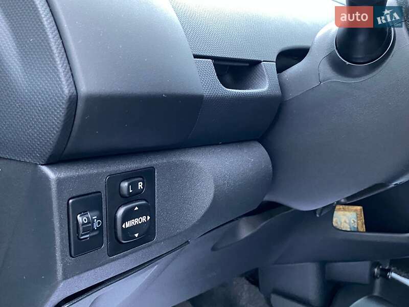 Хетчбек Toyota Yaris 2006 в Львові