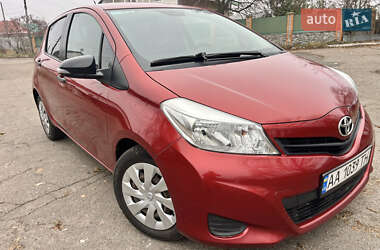 Хэтчбек Toyota Yaris 2013 в Путивле