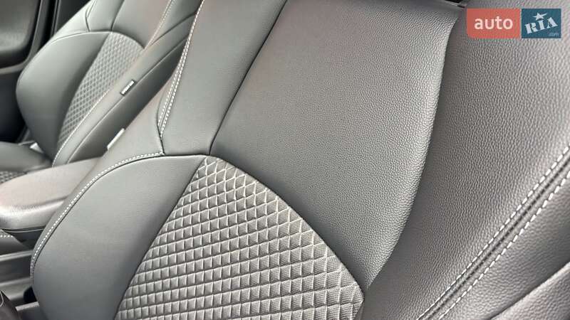 Хетчбек Toyota Yaris 2024 в Івано-Франківську