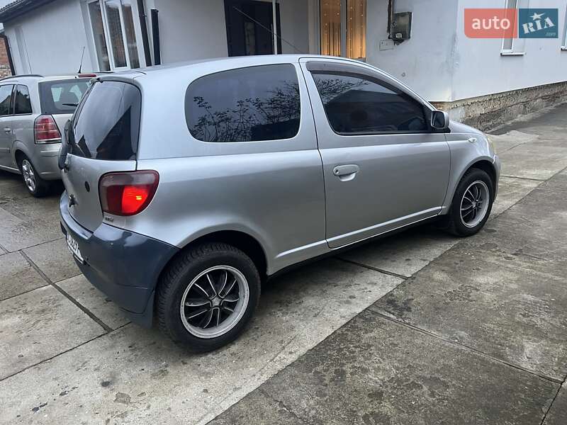 Хэтчбек Toyota Yaris 1999 в Львове