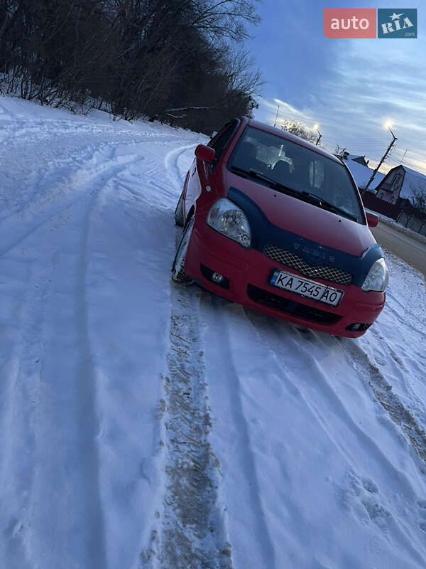 Toyota Yaris 2003