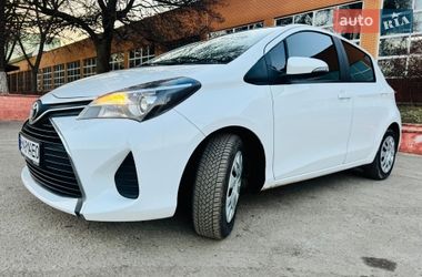Хэтчбек Toyota Yaris 2016 в Ромнах