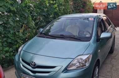 Седан Toyota Yaris 2007 в Николаеве
