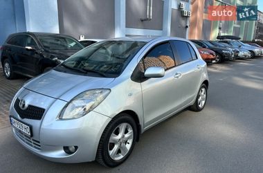 Хэтчбек Toyota Yaris 2006 в Киеве
