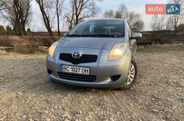 Седан Toyota Yaris 2007 в Самборі