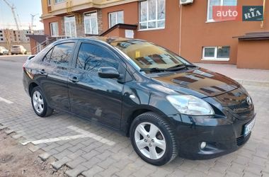Седан Toyota Yaris 2007 в Софиевской Борщаговке