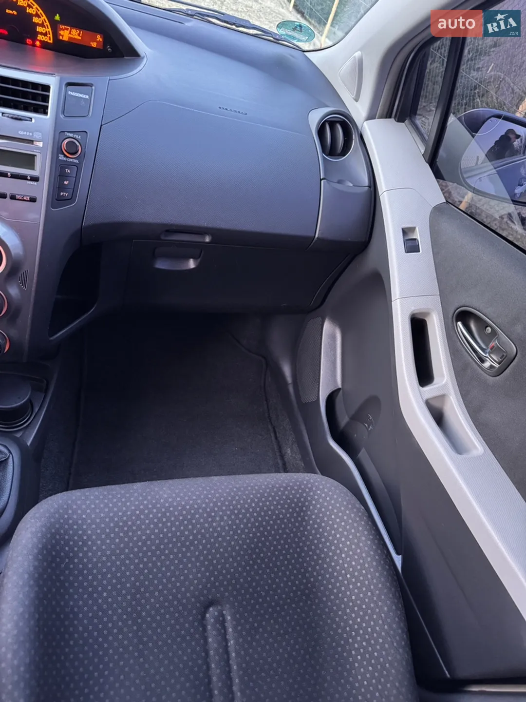 2010 Toyota Yaris - мініатюра 14