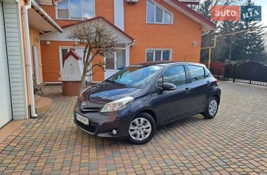 Хэтчбек Toyota Yaris 2012 в Умани
