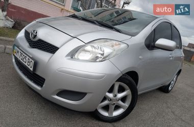 Хэтчбек Toyota Yaris 2010 в Киеве