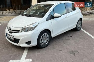 Хетчбек Toyota Yaris 2012 в Софіївській Борщагівці