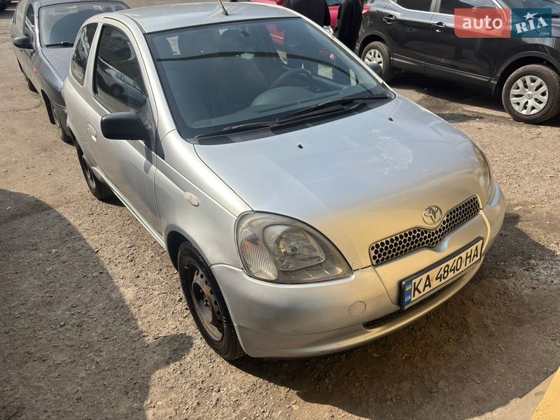 Toyota Yaris 2000