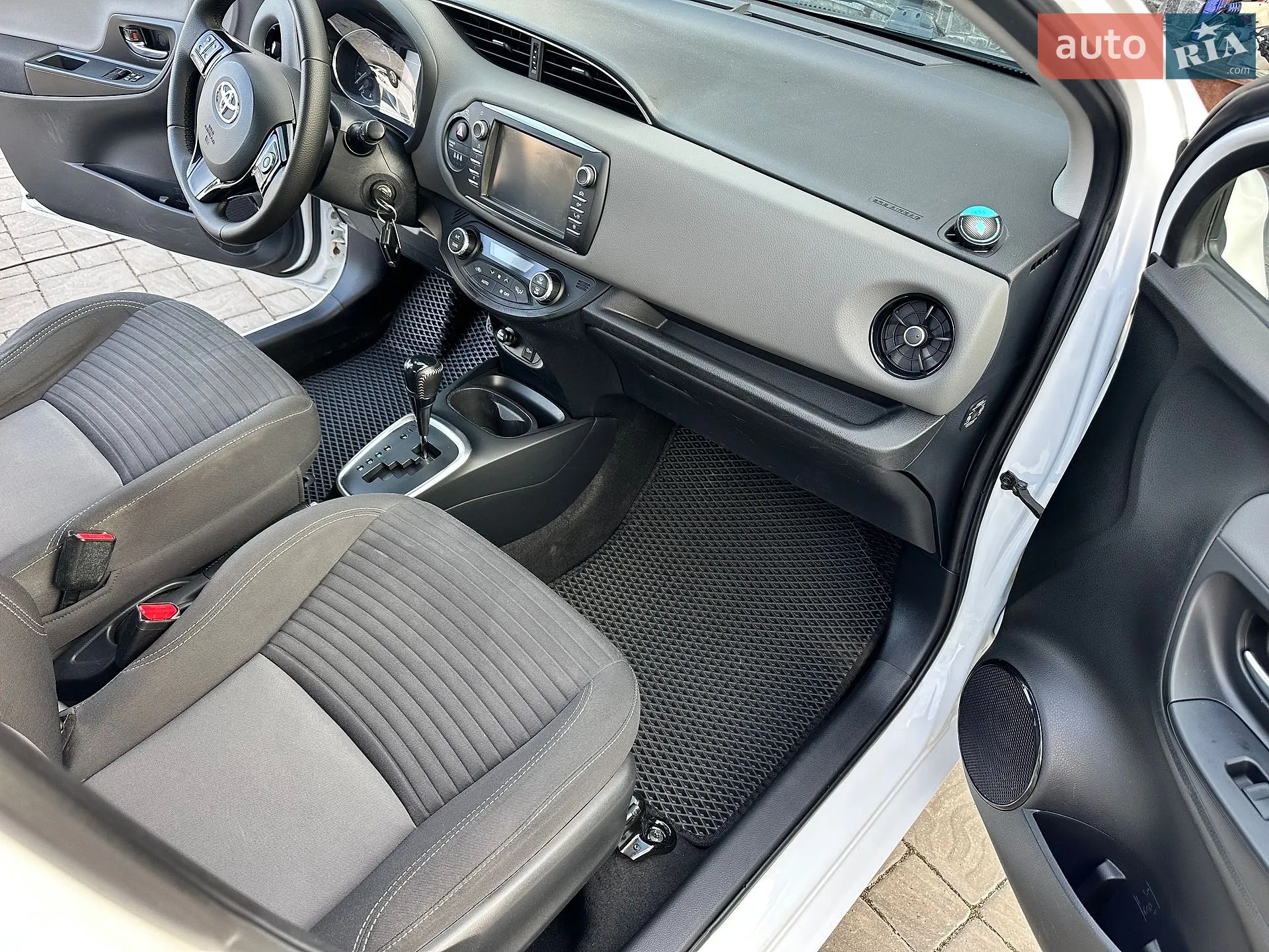 2019 Toyota Yaris - мініатюра 12