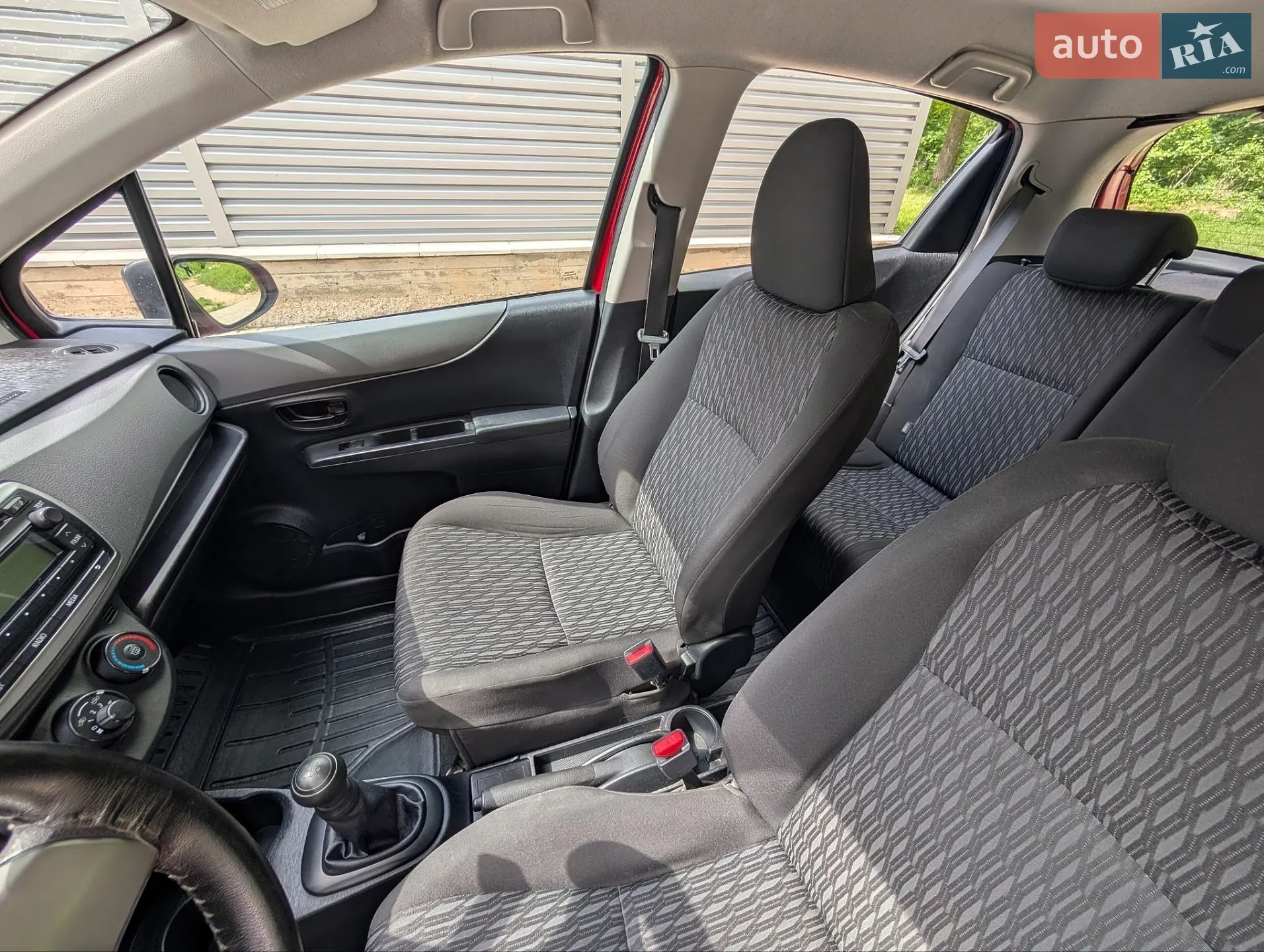 2012 Toyota Yaris - мініатюра 16