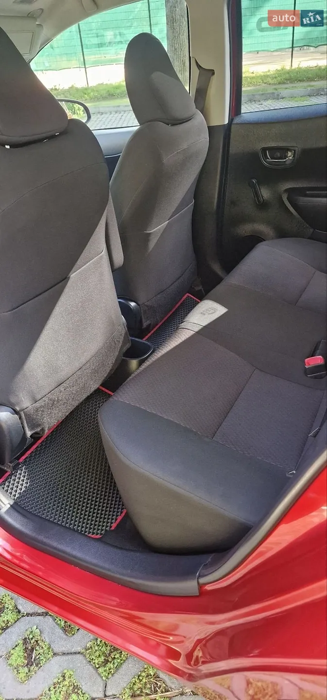 2012 Toyota Yaris - мініатюра 31