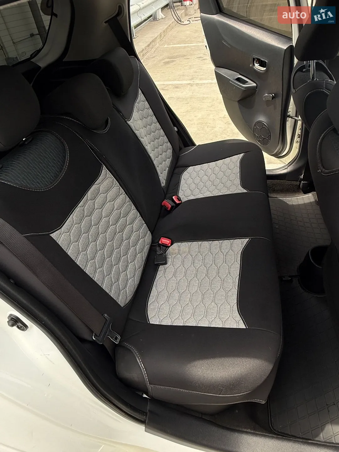 2012 Toyota Yaris - мініатюра 17