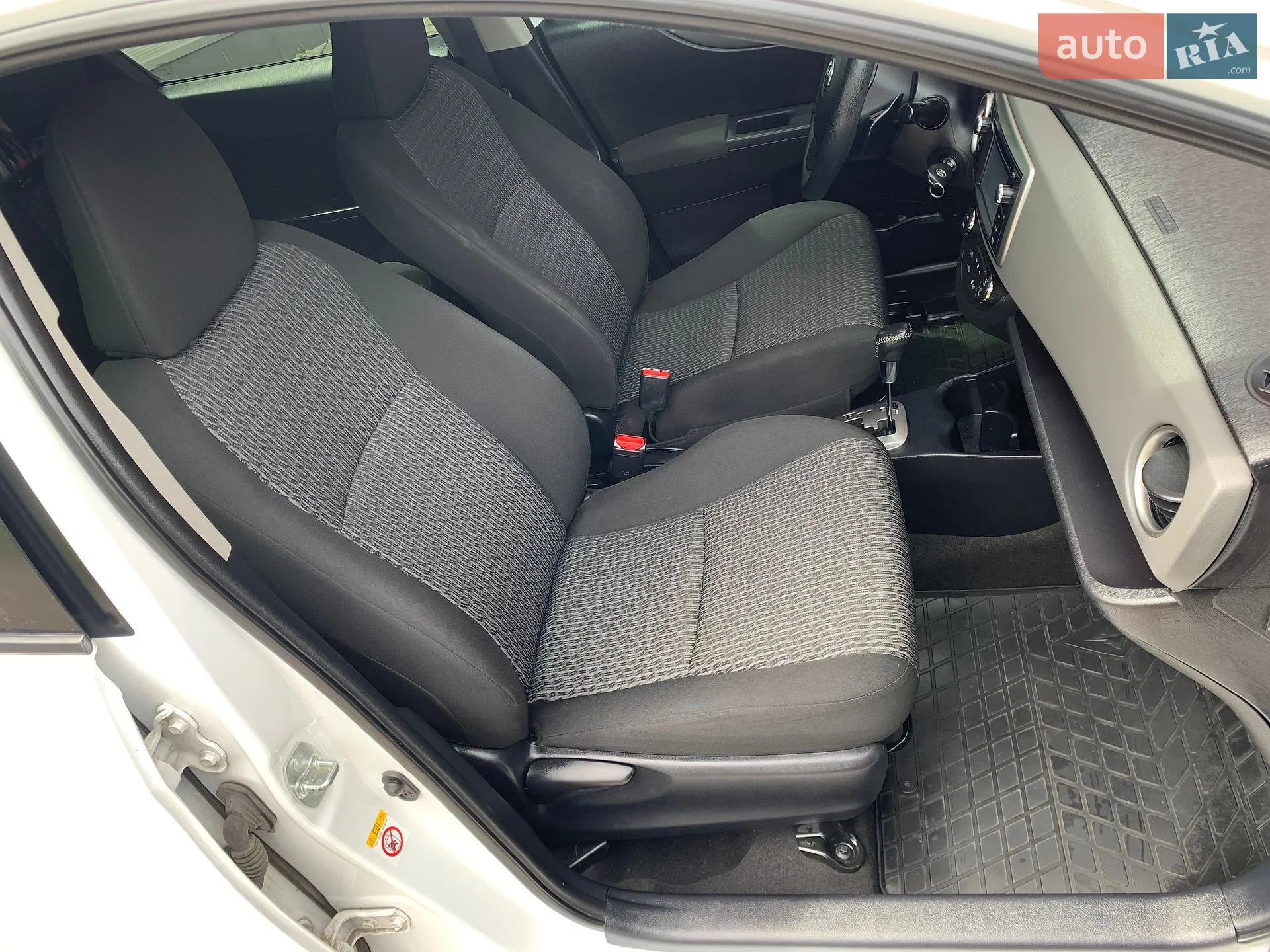 2014 Toyota Yaris - мініатюра 75