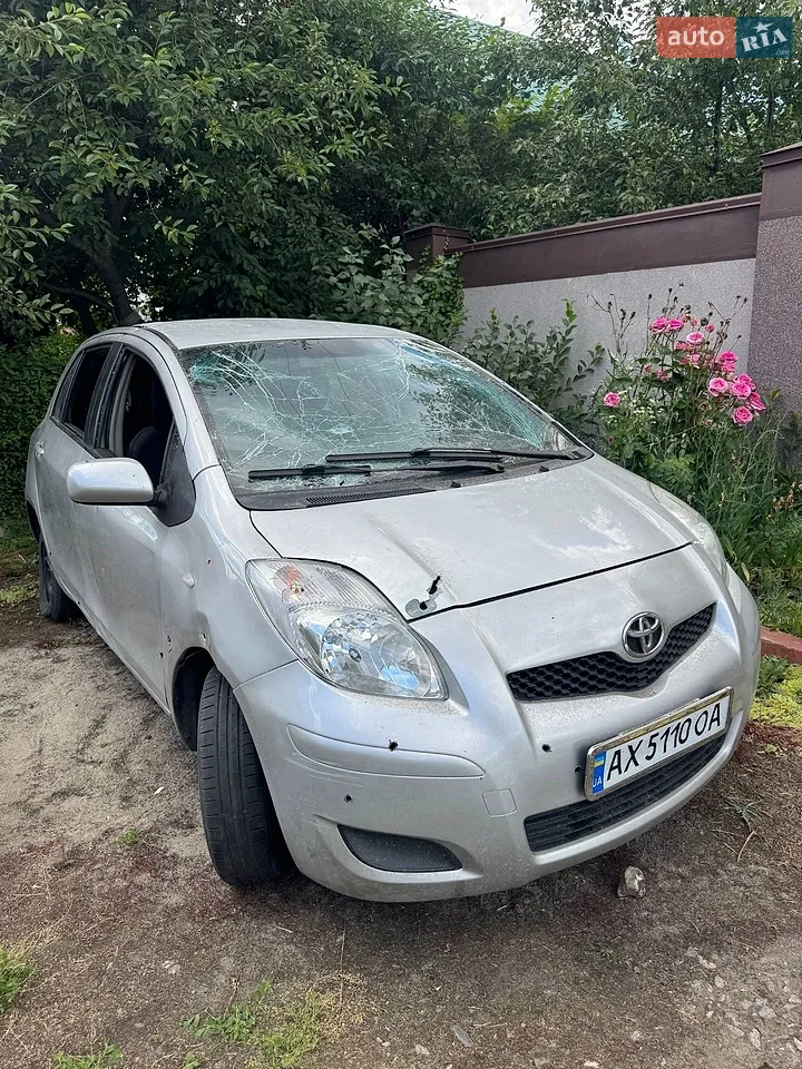 2010 Toyota Yaris - мініатюра 13
