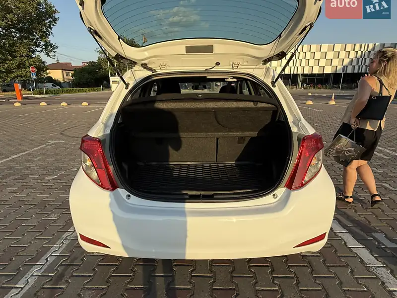 Toyota Yaris 2013 VIN VNKKJ0D320A176916 фото оголошення 2 з 49