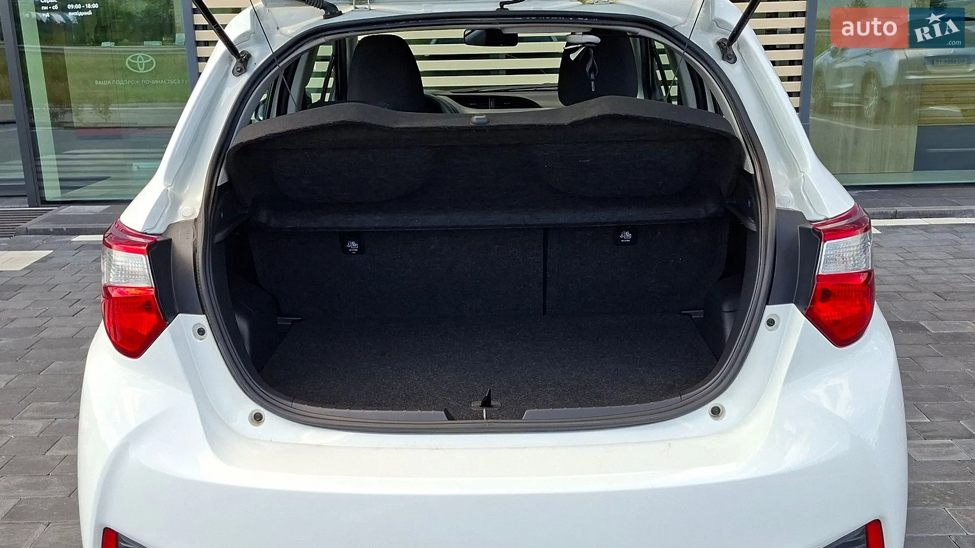 2018 Toyota Yaris - мініатюра 13
