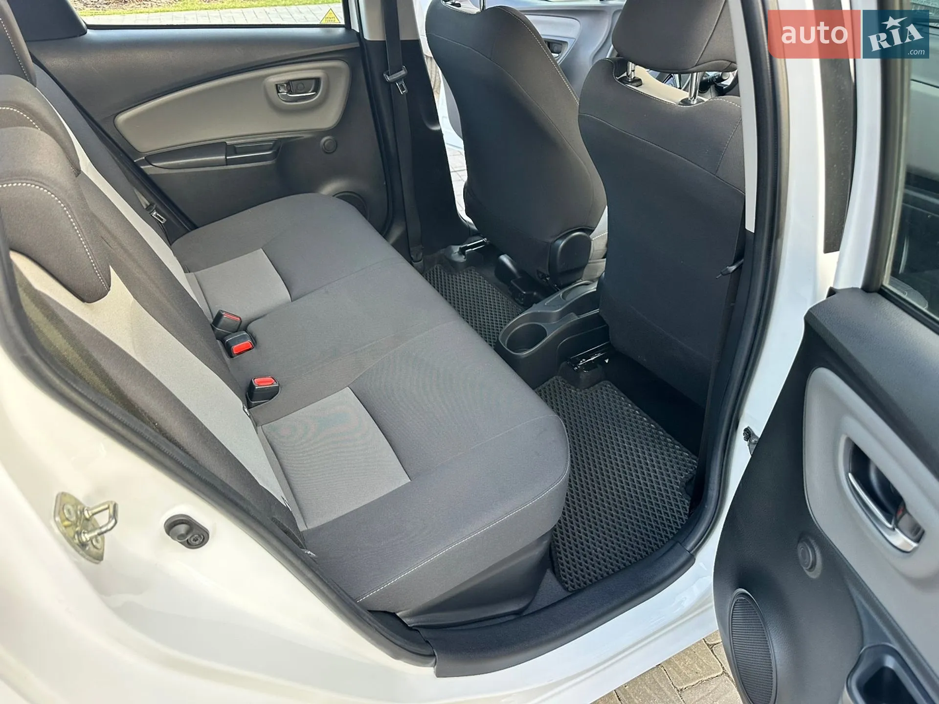 2019 Toyota Yaris - мініатюра 13