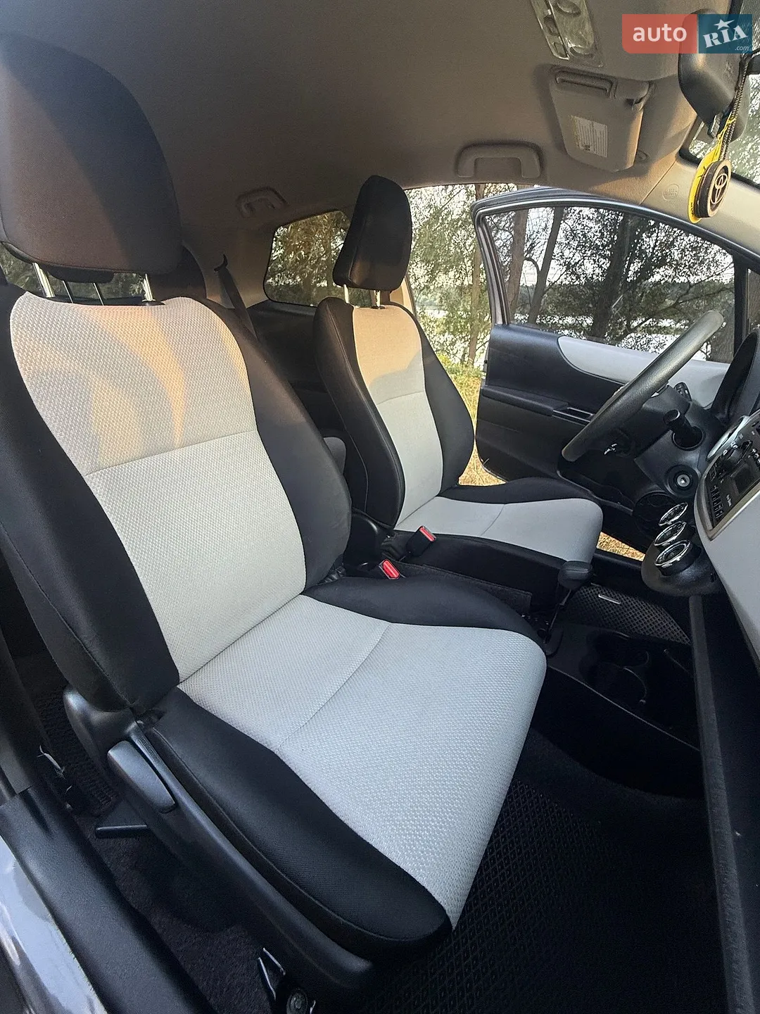 2012 Toyota Yaris - мініатюра 5