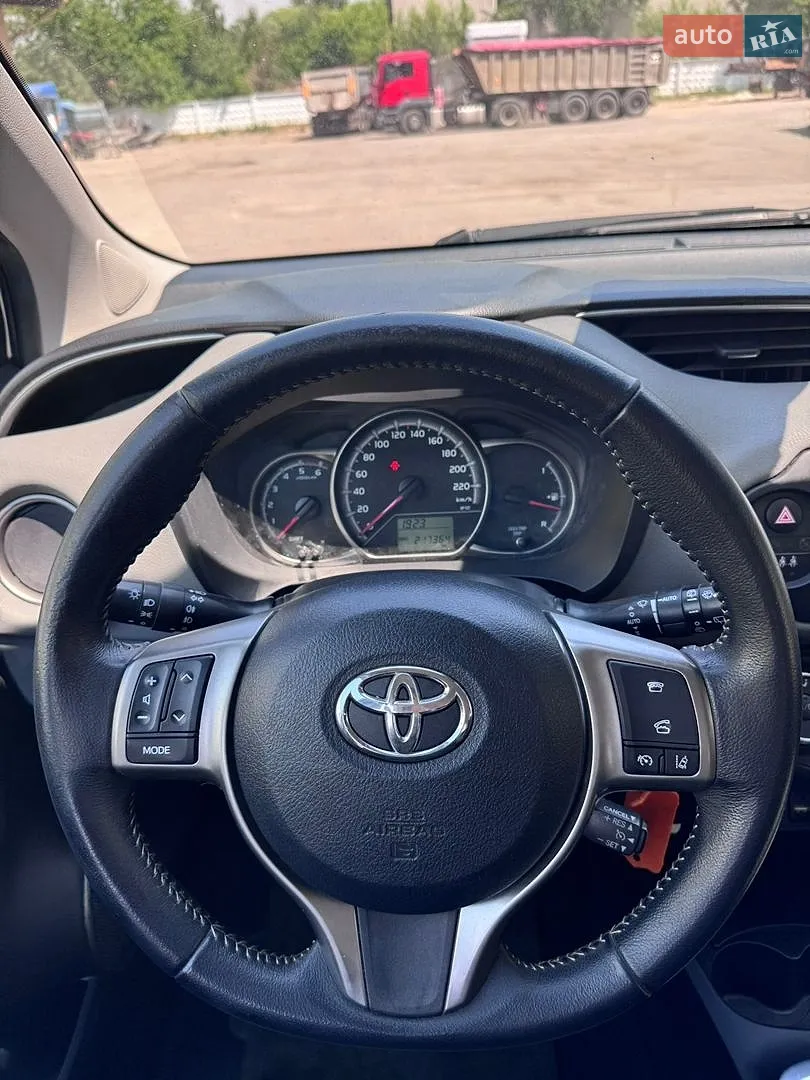 2016 Toyota Yaris - мініатюра 9