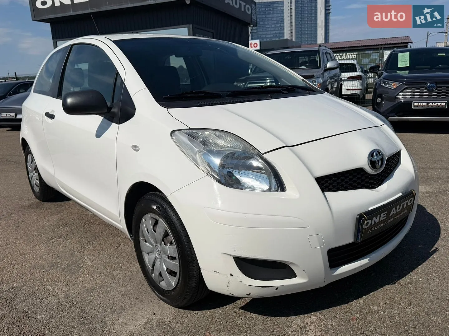 2011 Toyota Yaris - мініатюра 4