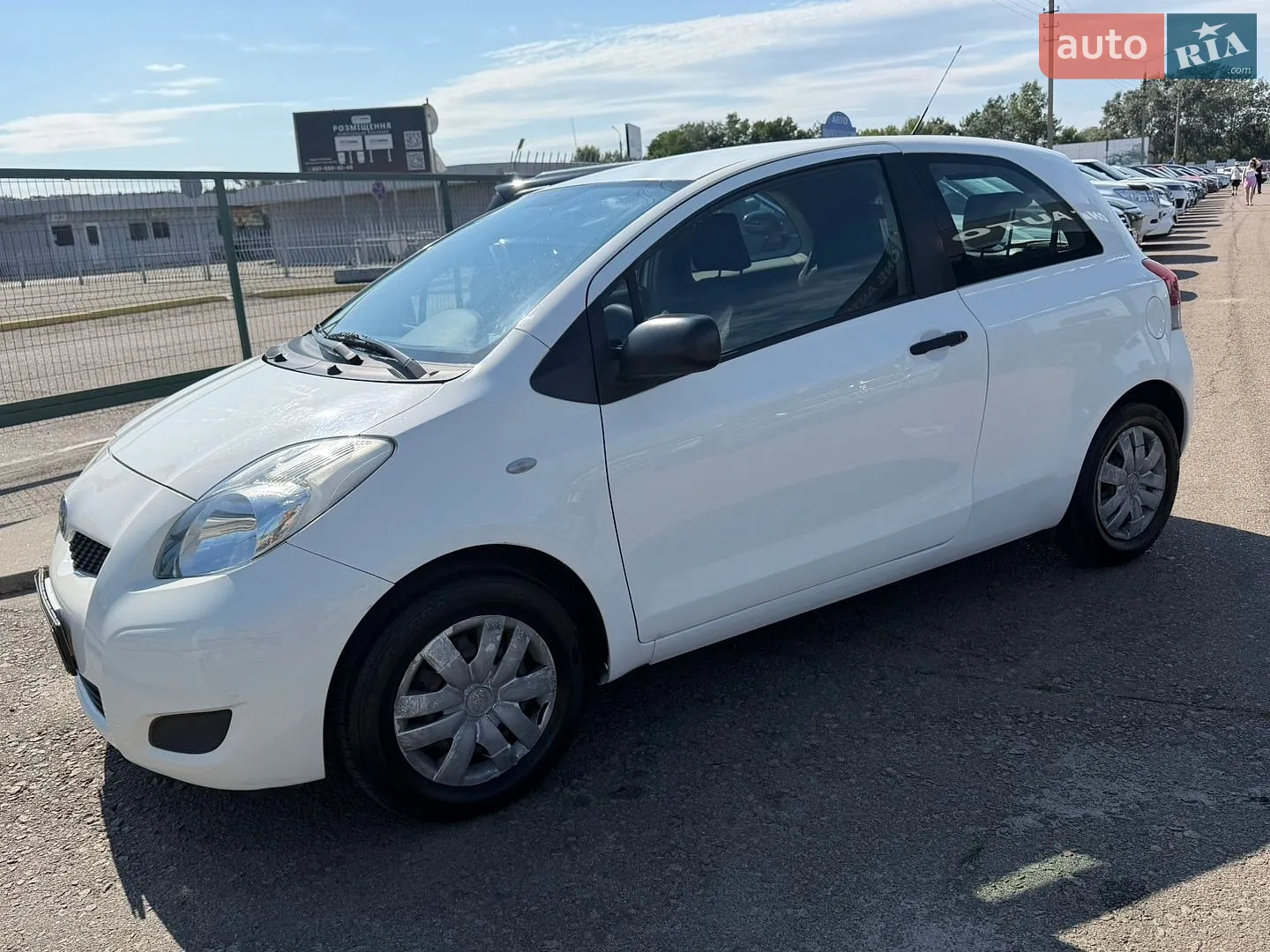 2011 Toyota Yaris - мініатюра 10