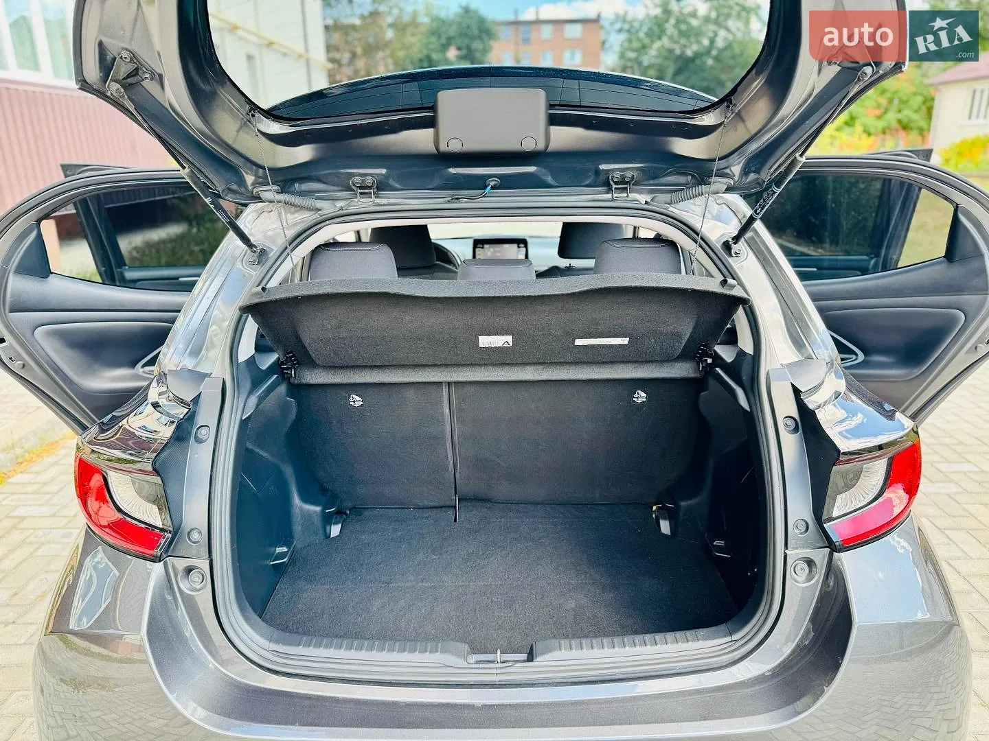 2021 Toyota Yaris - мініатюра 18