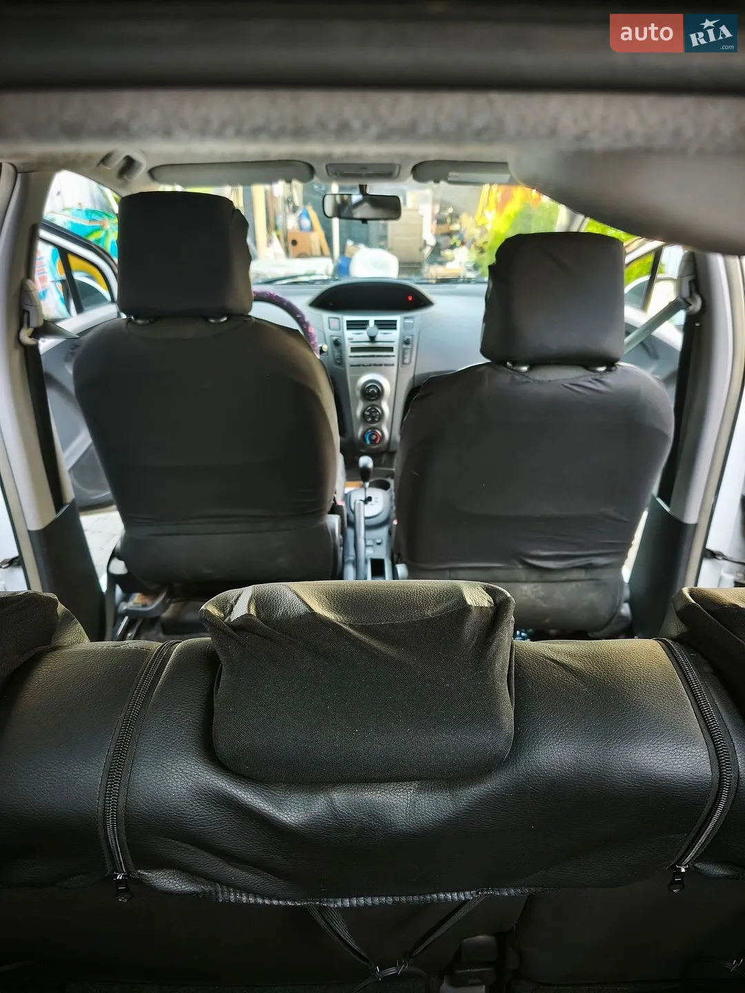 2011 Toyota Yaris - мініатюра 12