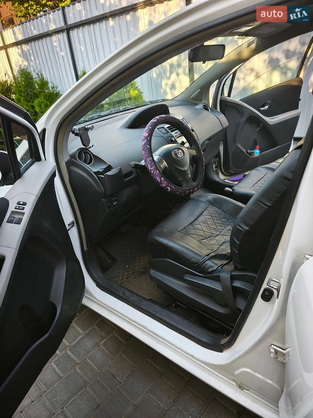 2011 Toyota Yaris - мініатюра 9